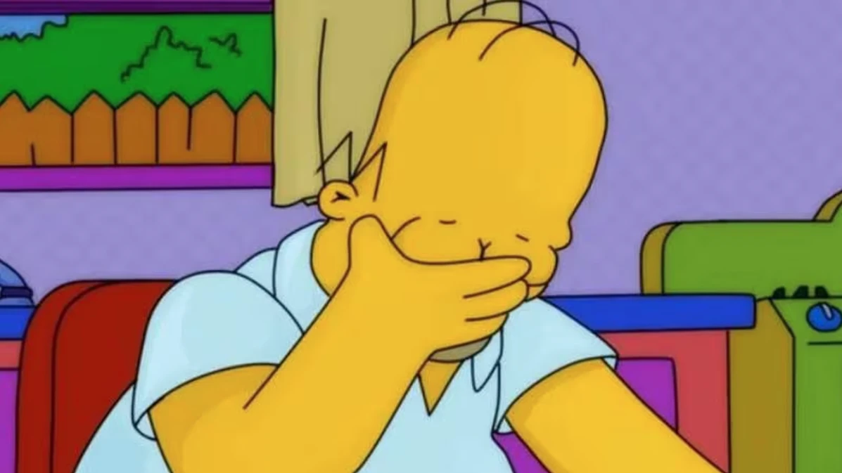 Homer Simpson se agarra la cabeza Homer Simpson se agarra la cabeza